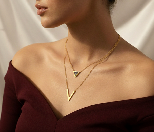 Model wearing a 925 Silver double step chain in gold shade.
