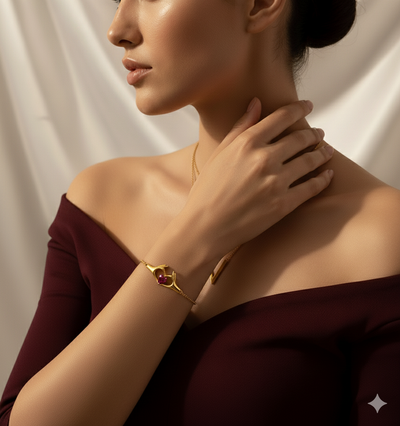 Model wearing 925 silver heart holding bracelet