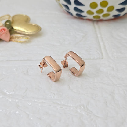 925 sterling silver Contour square hoop earrings for women with sculpted curved design