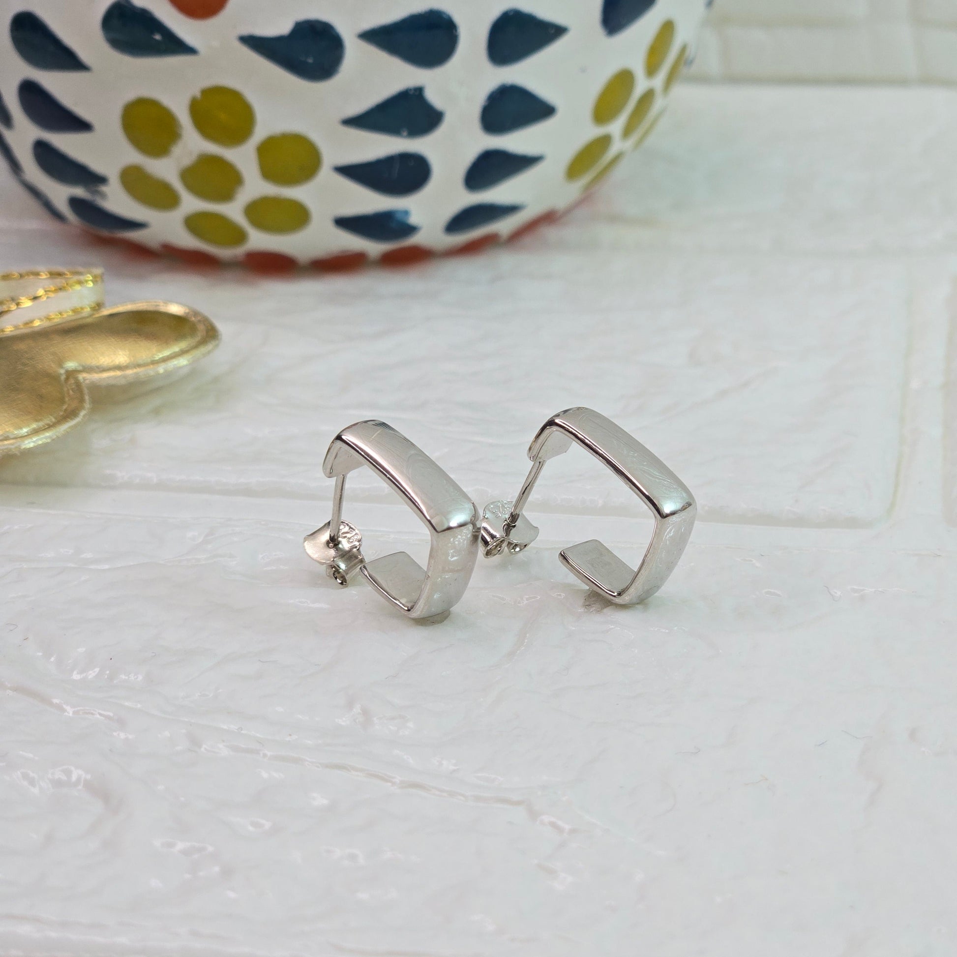 925 sterling silver Contour square hoop earrings for women with sculpted curved design