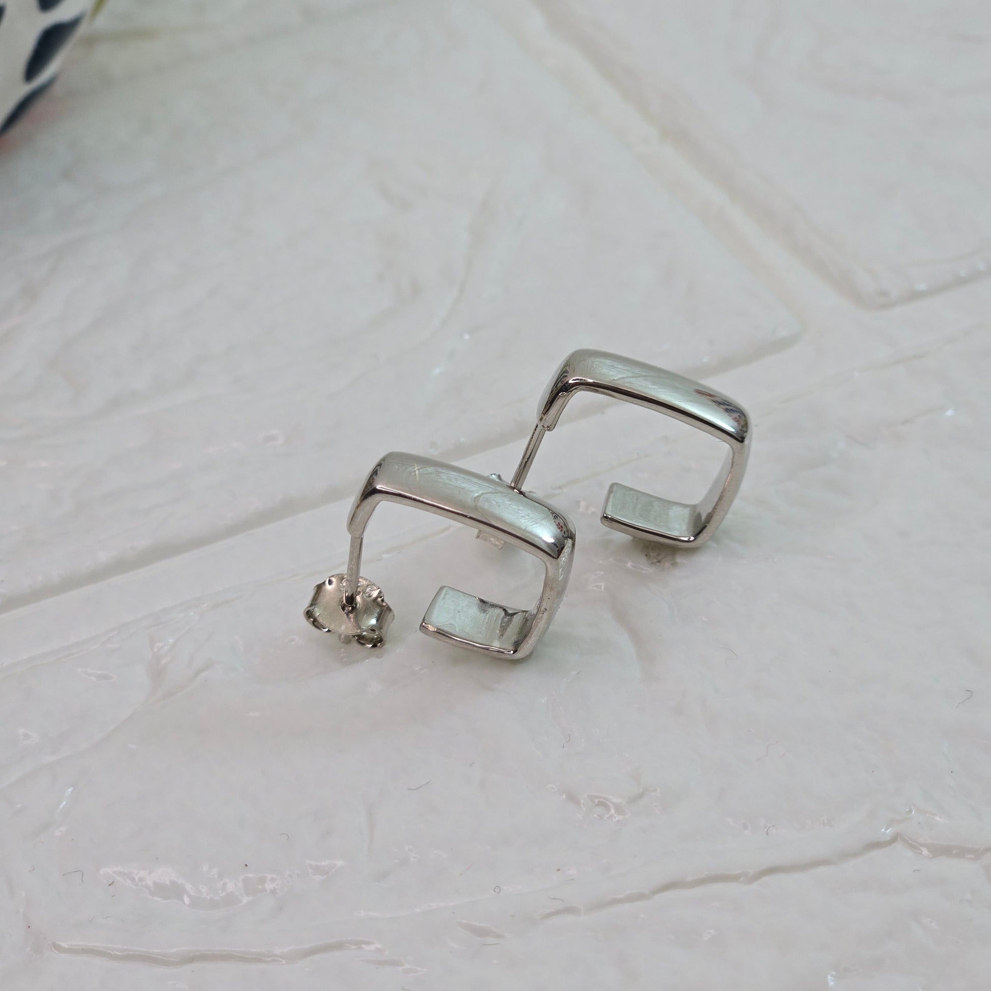 925 sterling silver Contour square hoop earrings for women with sculpted curved design